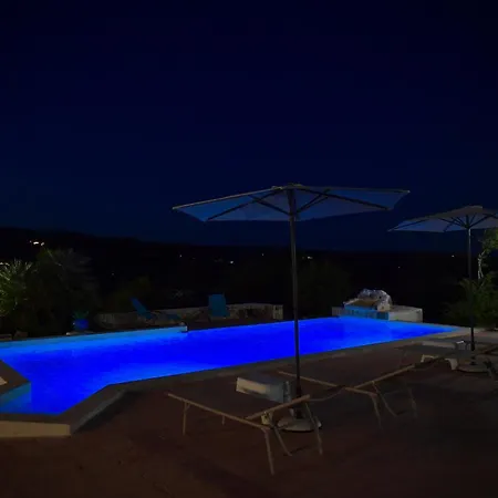 Il Trullo Sulla Valle Con Vista Mozzafiato أوستوني